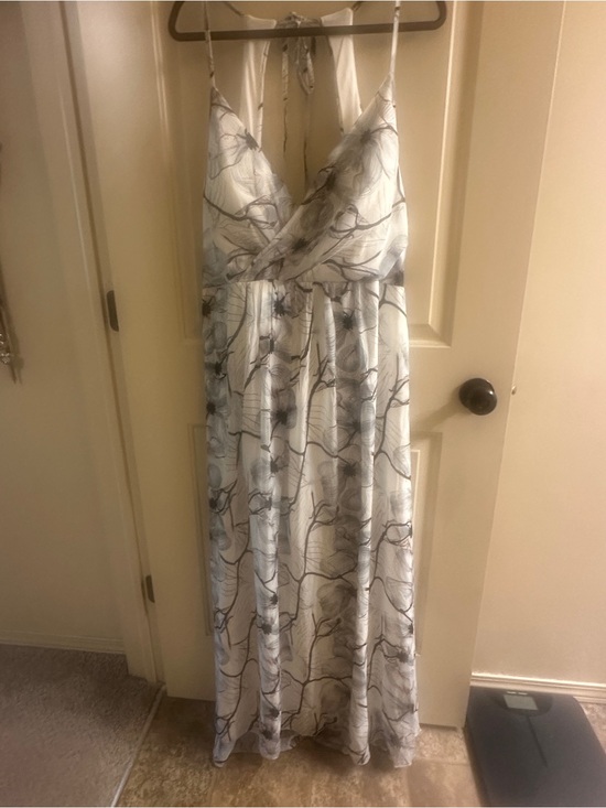 Dresses & Skirts - Plus sz Light Floral Print Maxi Dress — White & Light Blue
